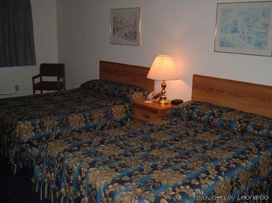 Sky Lodge Inn & Suites - デラバン 部屋 写真